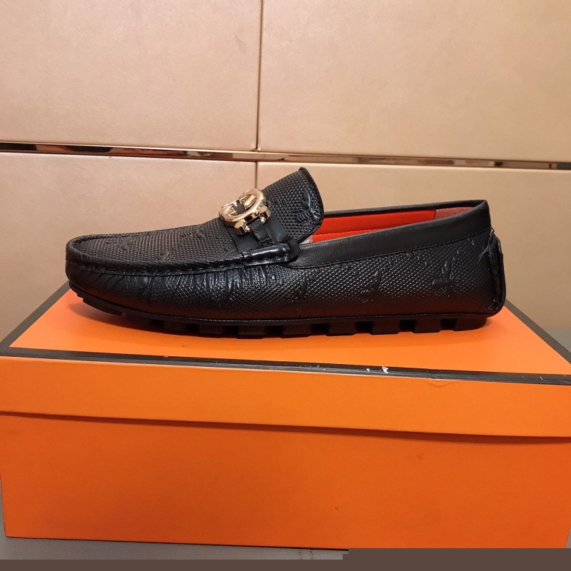 G*u*i leather shoes